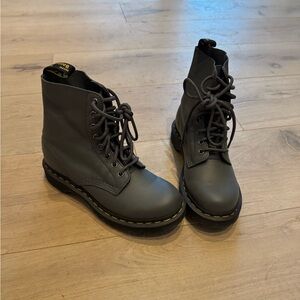 Doc Martens women’s size 6 Grey